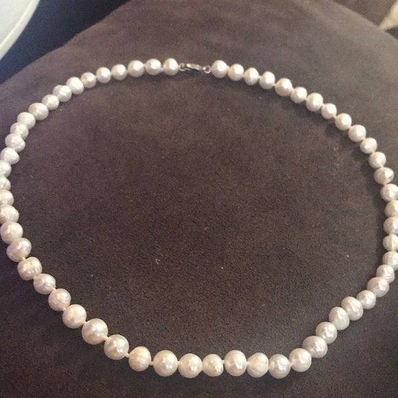 18” freshwater pearls - Picture 1 of 4